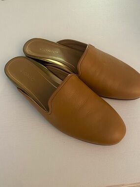 Vionic Women’s Light Brown Leather Slip-On Loafers/Mules